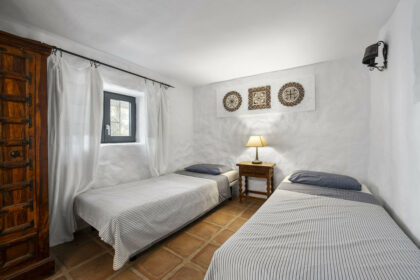 bae02aea14c16af5de9ba7878904d4d4 - 21