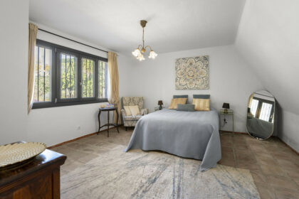 bae02aea14c16af5de9ba7878904d4d4 - 25