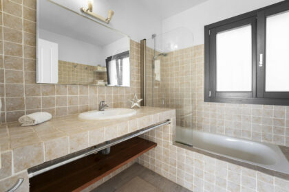 bae02aea14c16af5de9ba7878904d4d4 - 33