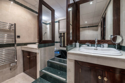 bae29a53b749b0fdc4cf06ffaae96674 - 25