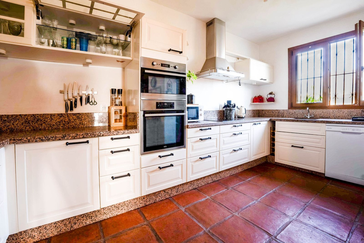 bb80616b63f821b08cc91b82f12af654 - 20