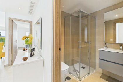 bb9d2d5c4cb7c3c5d0321cc614bcd559 - 11