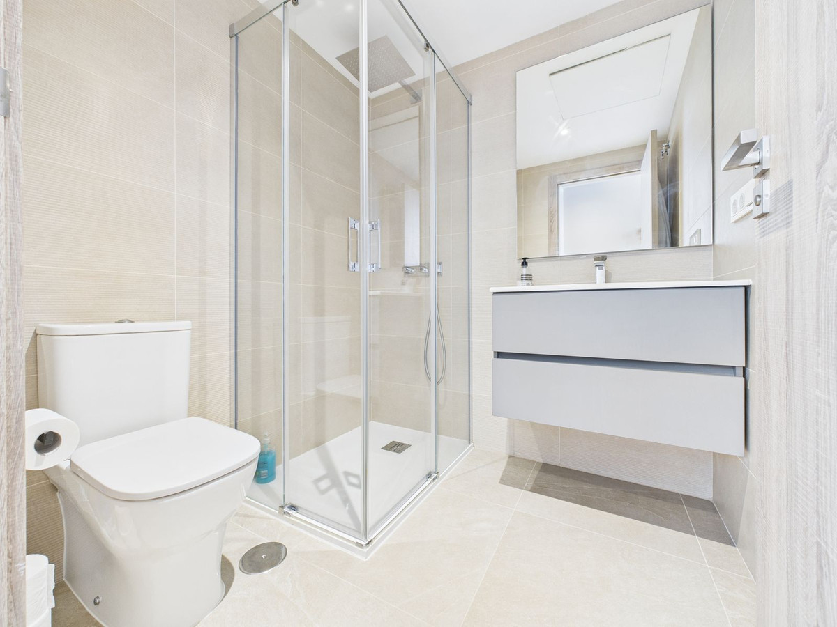 bb9d2d5c4cb7c3c5d0321cc614bcd559 - 12