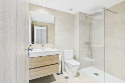 bb9d2d5c4cb7c3c5d0321cc614bcd559 - 16