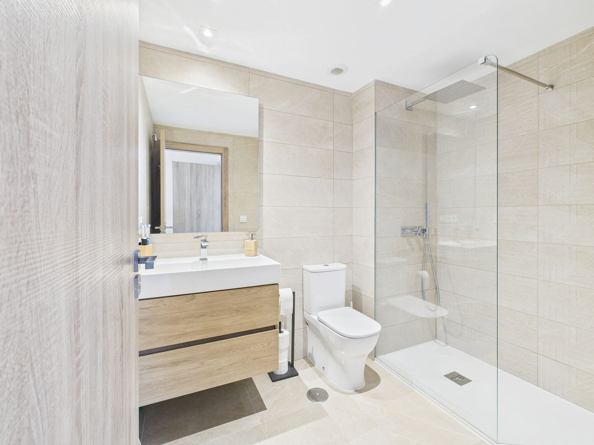 bb9d2d5c4cb7c3c5d0321cc614bcd559 - 16