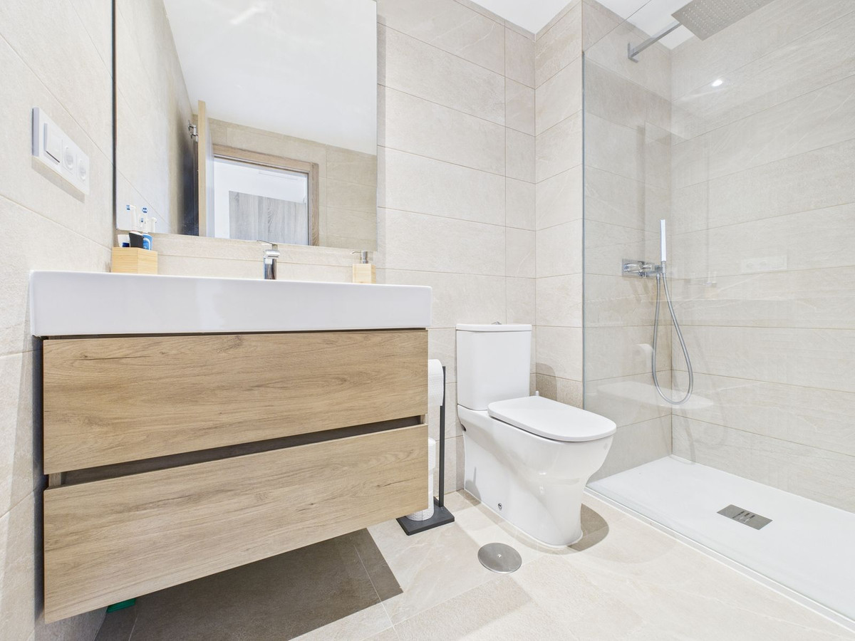 bb9d2d5c4cb7c3c5d0321cc614bcd559 - 17