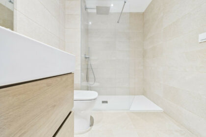 bb9d2d5c4cb7c3c5d0321cc614bcd559 - 18