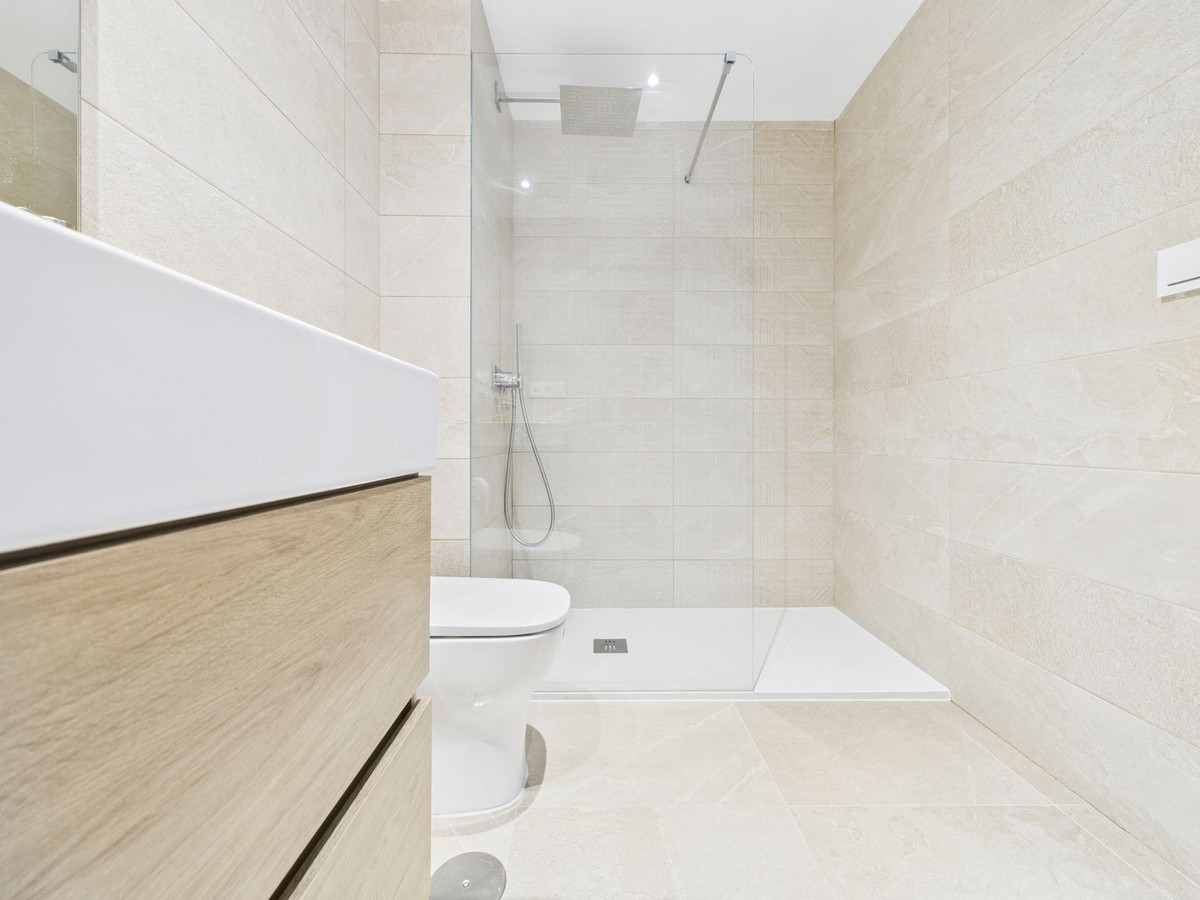 bb9d2d5c4cb7c3c5d0321cc614bcd559 - 18