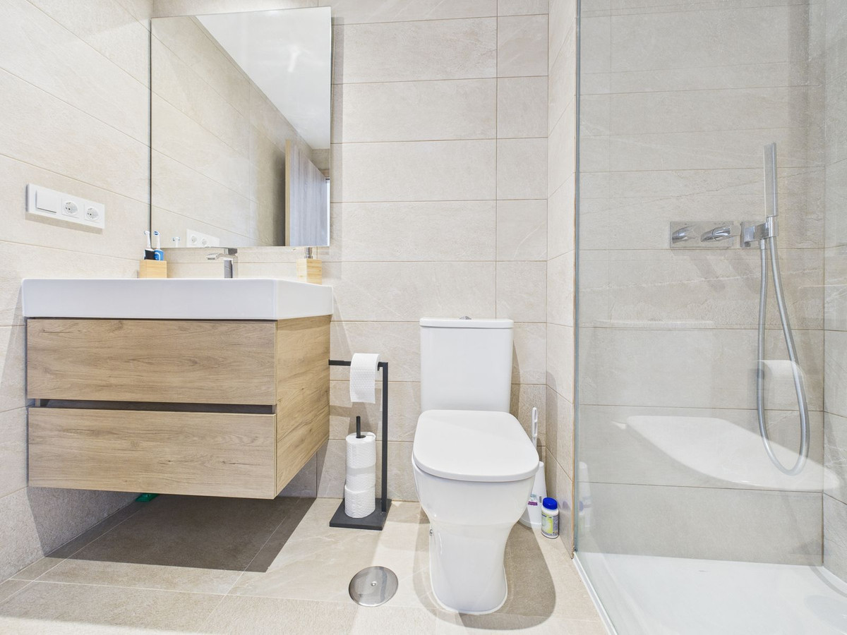 bb9d2d5c4cb7c3c5d0321cc614bcd559 - 19