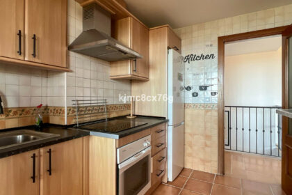 bc0b06962f9f69c4b7a3b508ecfe12d1 - 10