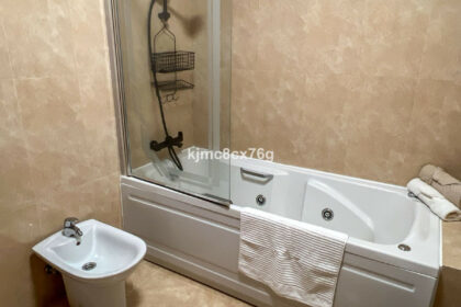 bc0b06962f9f69c4b7a3b508ecfe12d1 - 20