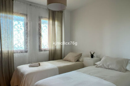 bc0b06962f9f69c4b7a3b508ecfe12d1 - 23