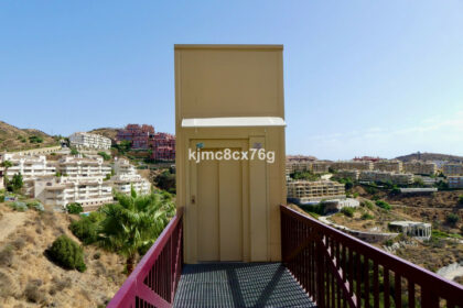 bc0b06962f9f69c4b7a3b508ecfe12d1 - 31