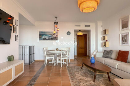 bc0b06962f9f69c4b7a3b508ecfe12d1 - 4