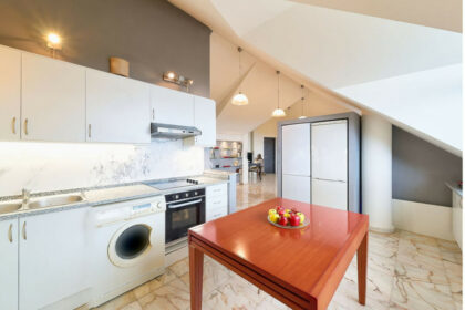 bc4c1201b1095ca59be06d1ffde69b59 - 37