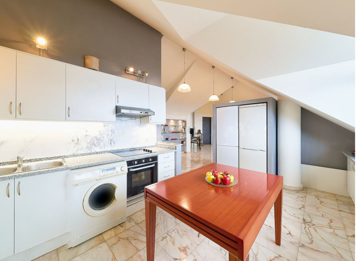 bc4c1201b1095ca59be06d1ffde69b59 - 37