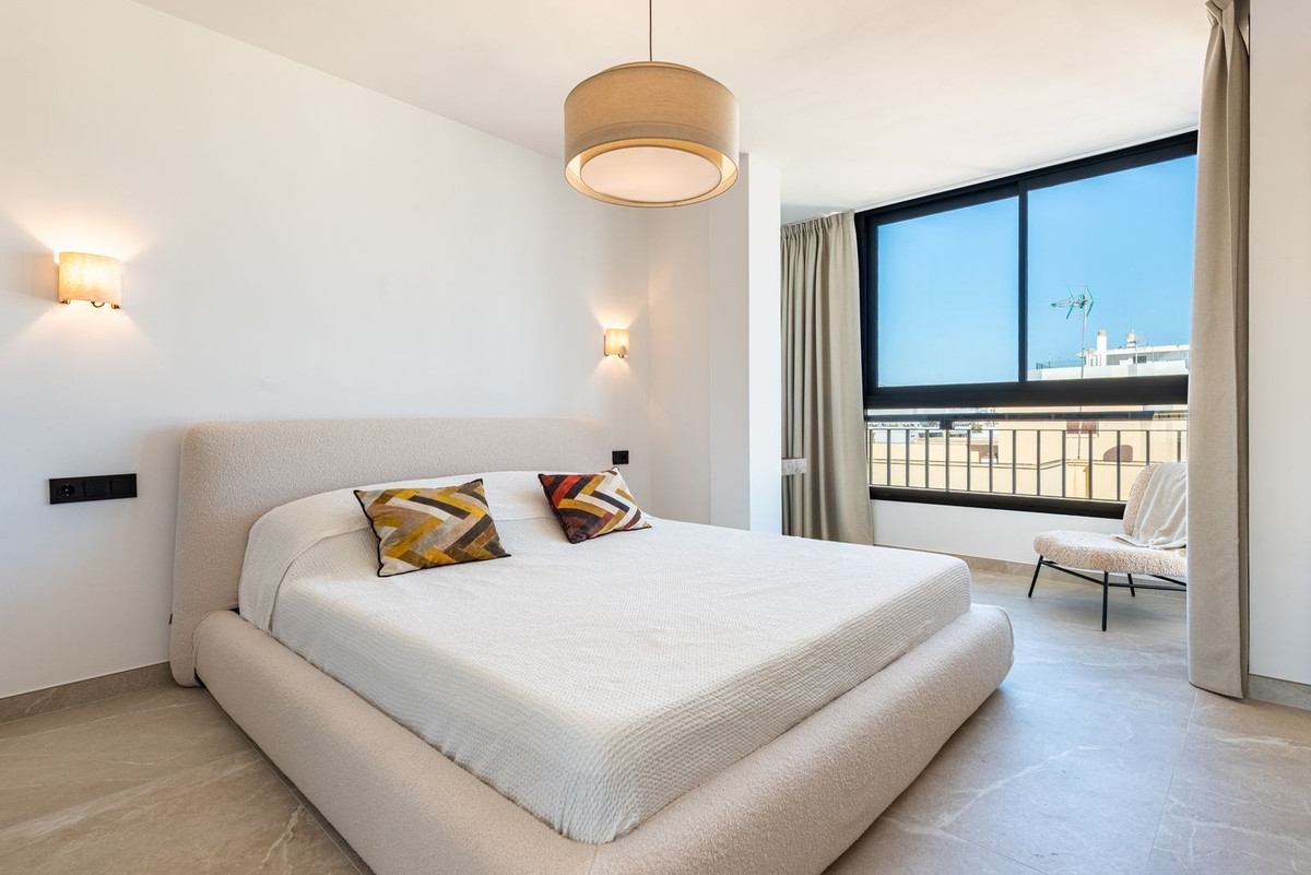 bc8a0e359d970f0149108e29388036bc - 12