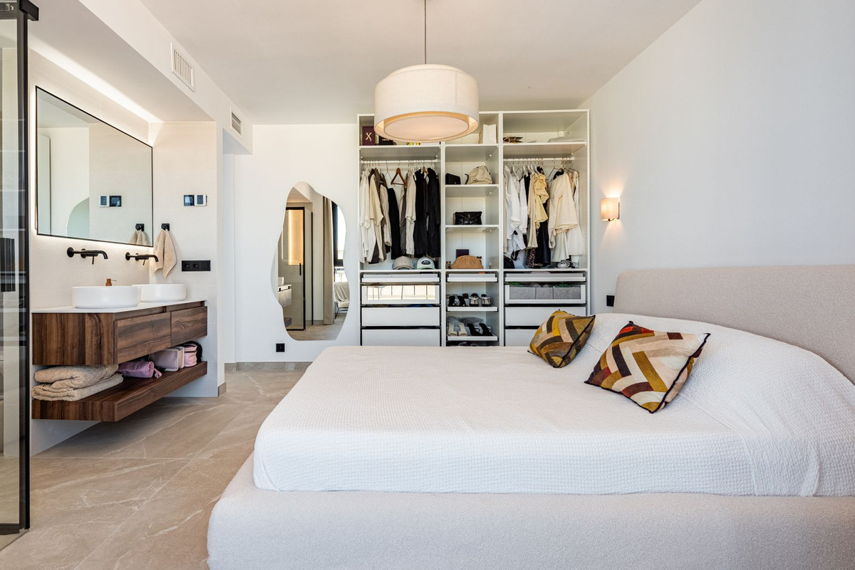 bc8a0e359d970f0149108e29388036bc - 14