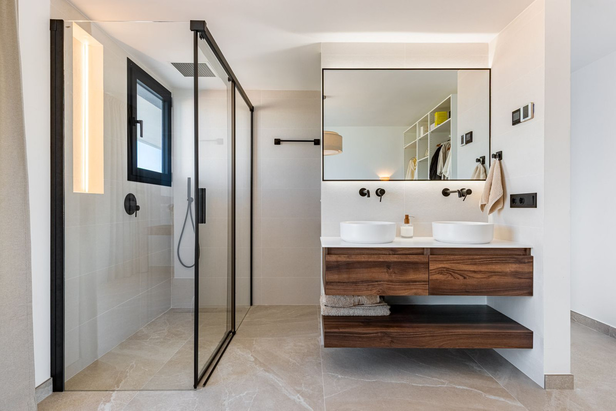 bc8a0e359d970f0149108e29388036bc - 15