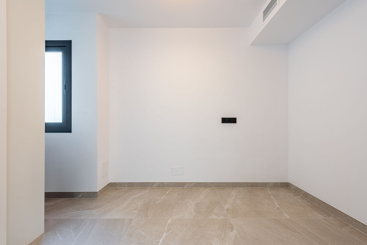 bc8a0e359d970f0149108e29388036bc - 18