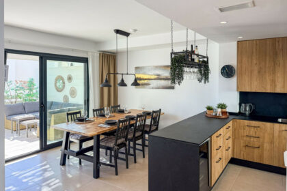 bd11e8a2df67dc0c69b7e8e60477f910 - 16