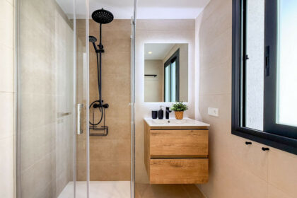 bd11e8a2df67dc0c69b7e8e60477f910 - 32