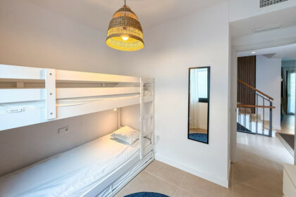 bd11e8a2df67dc0c69b7e8e60477f910 - 37