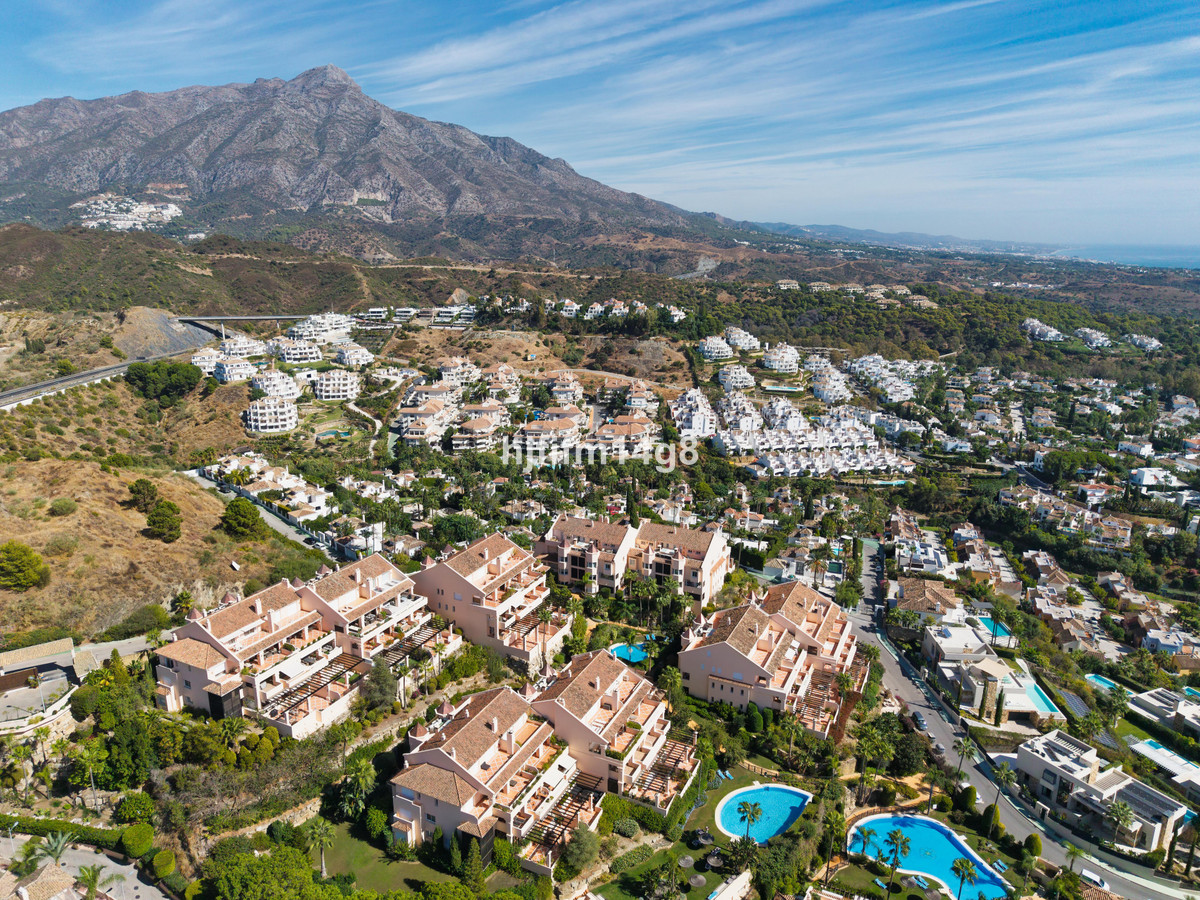 bd3156cf7e3f4ae245bcd827ebc4021f - 20