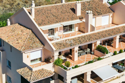 bd3156cf7e3f4ae245bcd827ebc4021f - 21