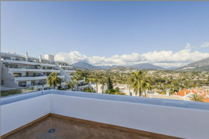 bdcc4489b64b3427fd8401154c7fbb11 - 17