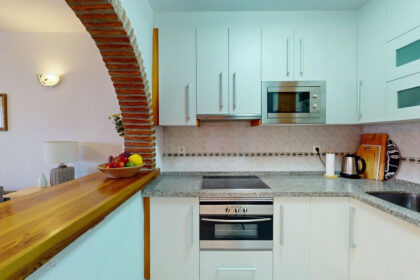 bde1fa52a0b0347795a22c4f8bd13cf5 - 12