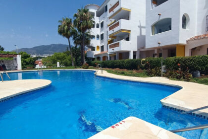 bde1fa52a0b0347795a22c4f8bd13cf5 - 15