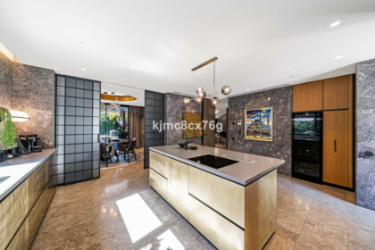 bde7f6bf7ec41ed9b04645962fad8ecd - 16