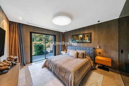 bde7f6bf7ec41ed9b04645962fad8ecd - 30