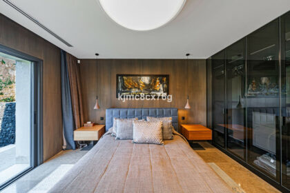 bde7f6bf7ec41ed9b04645962fad8ecd - 32