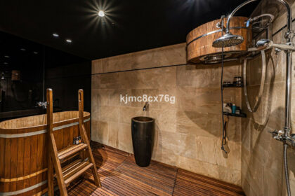 bde7f6bf7ec41ed9b04645962fad8ecd - 81