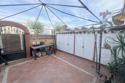 be1952236c41519e4a6b1fd6057b3767 - 1