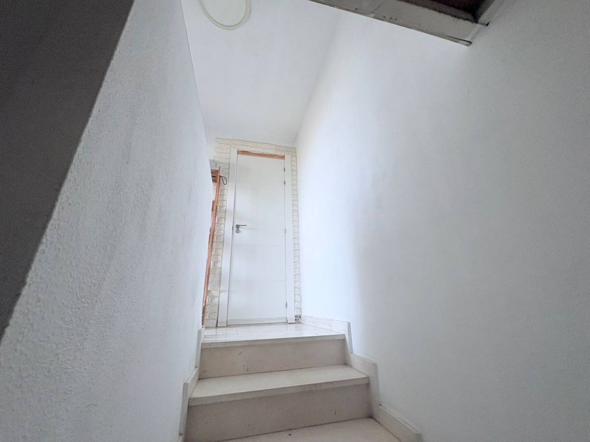 be1952236c41519e4a6b1fd6057b3767 - 11