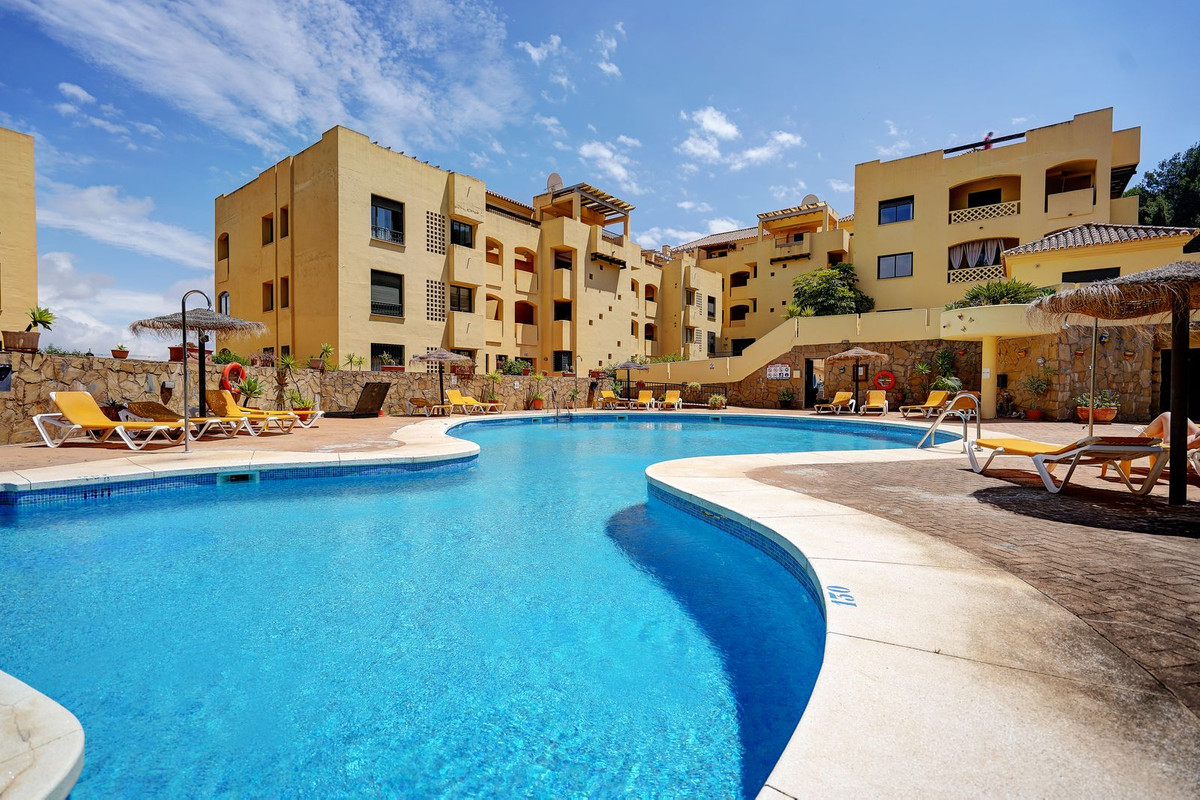 be4d7057360ff2213945eb3b0b1e4135 - 1