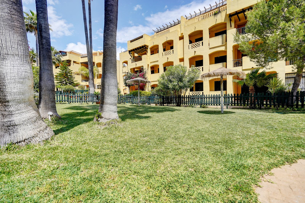 be4d7057360ff2213945eb3b0b1e4135 - 17