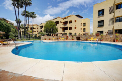 be4d7057360ff2213945eb3b0b1e4135 - 18