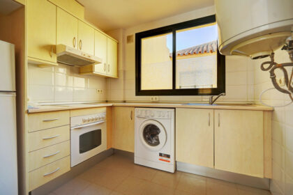 be4d7057360ff2213945eb3b0b1e4135 - 9