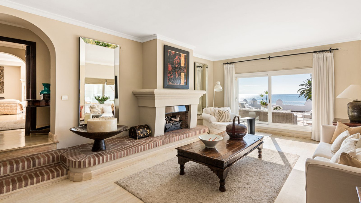 be6597fb6135c896258afe41bee9e68c - 12