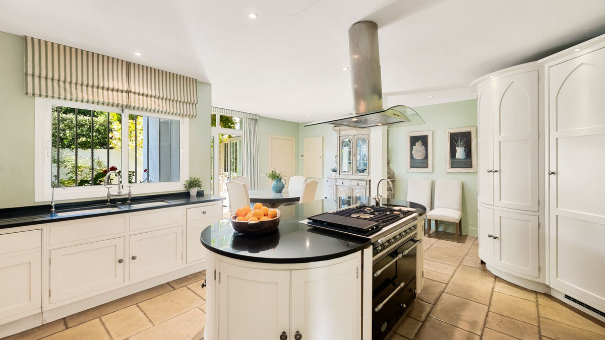 be6597fb6135c896258afe41bee9e68c - 15