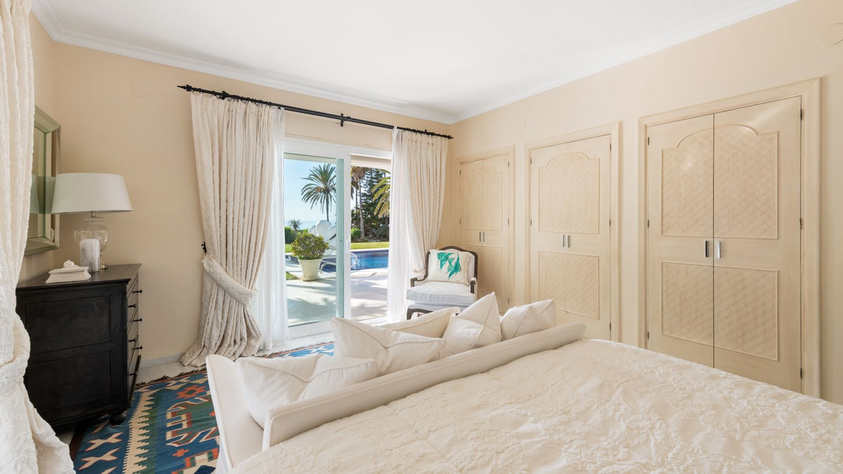 be6597fb6135c896258afe41bee9e68c - 16