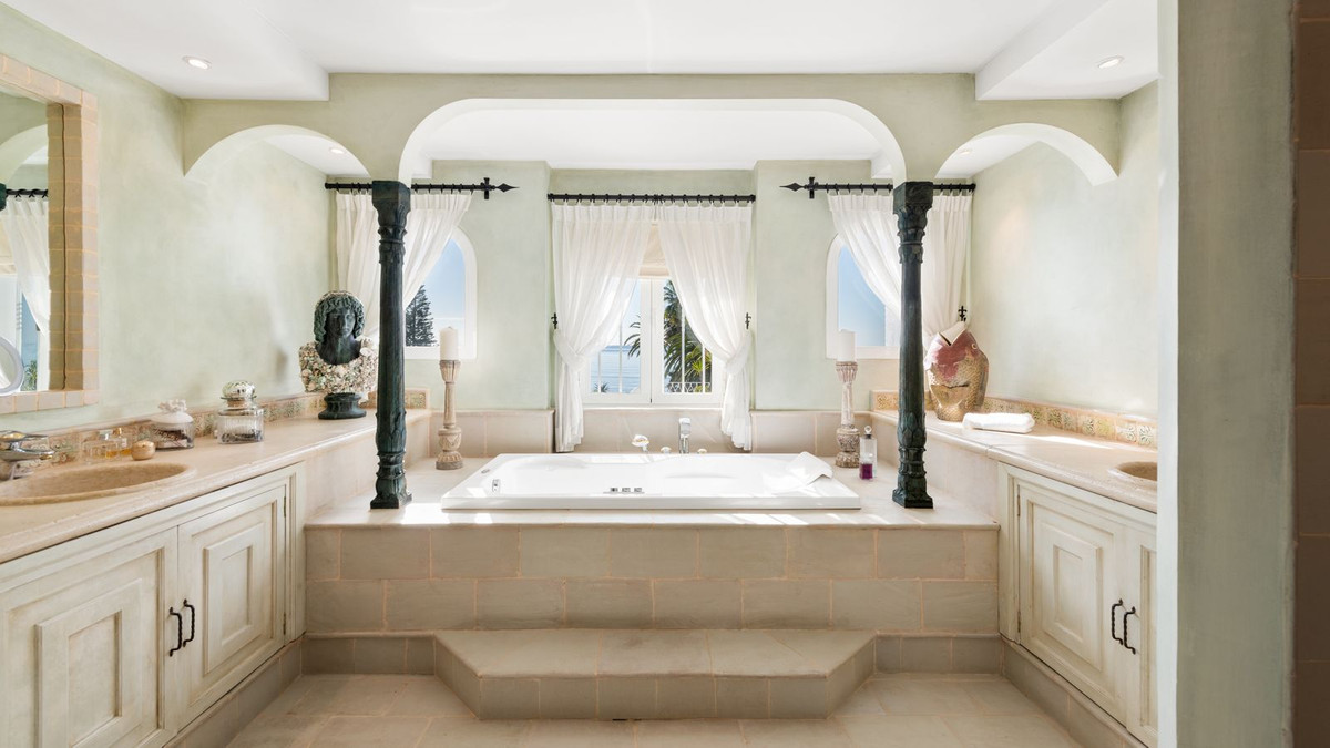 be6597fb6135c896258afe41bee9e68c - 17