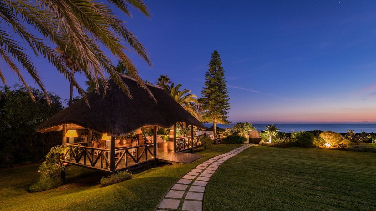 be6597fb6135c896258afe41bee9e68c - 24