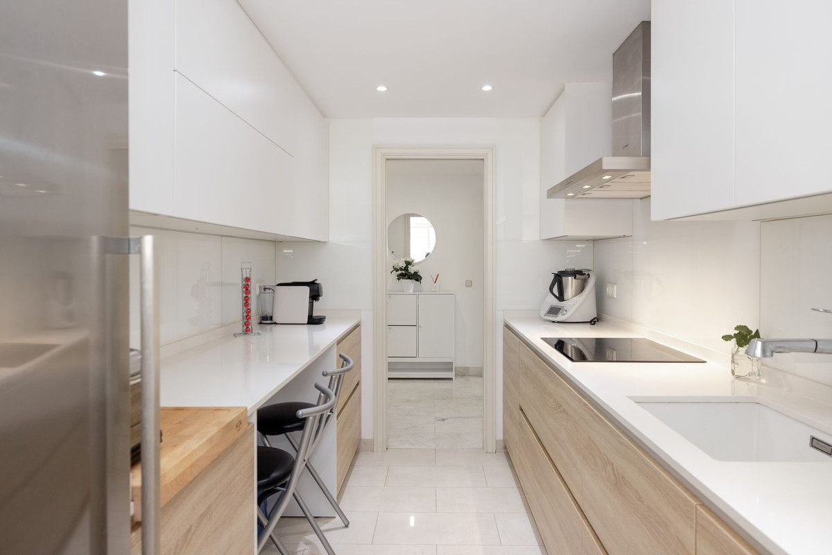 bfa764c5b8cae567d9bc9decabbdde95 - 26