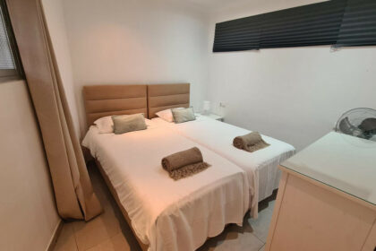 bffb2dfde4640b620f56934b45223eb1 - 12