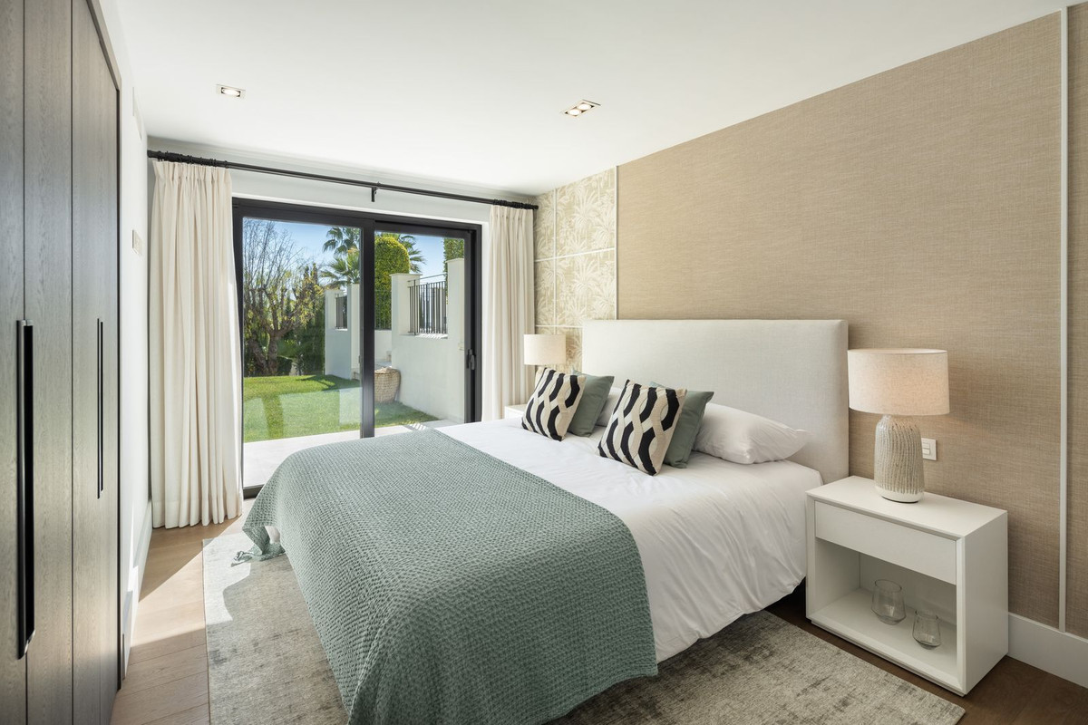 c063cf4cb53f401c267f547faa8fcec5 - 15